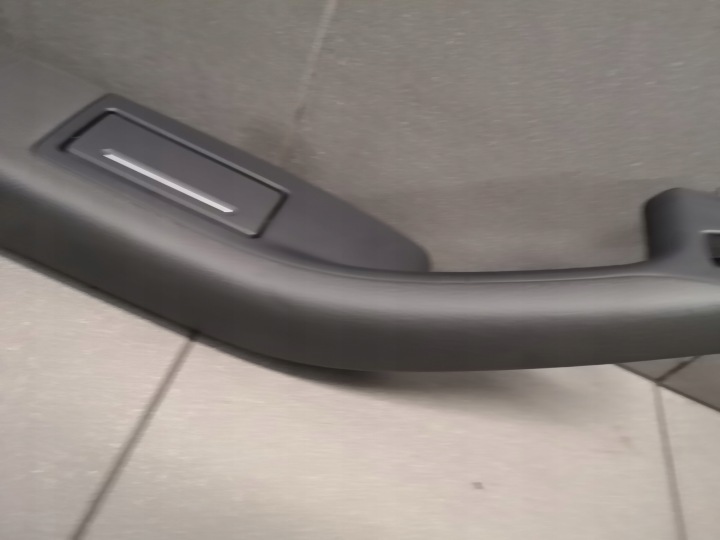 ACCOUDOIR FLANC GAUCHE ARRIÈRE AUDI A8 D3 4E0867373