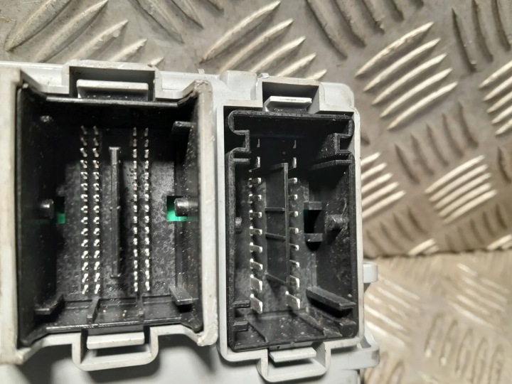 FIAT PUNTO EVO MODULE CONTRÔLEUR BOÎTE FUSIBLES FUSIBLE 00519358060