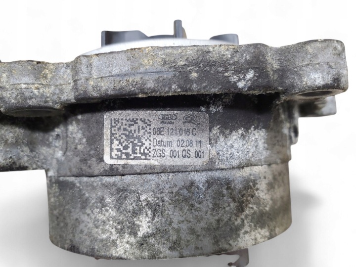 PORSCHE CAYENNE (92A) 06E121016C POMPE À EAU