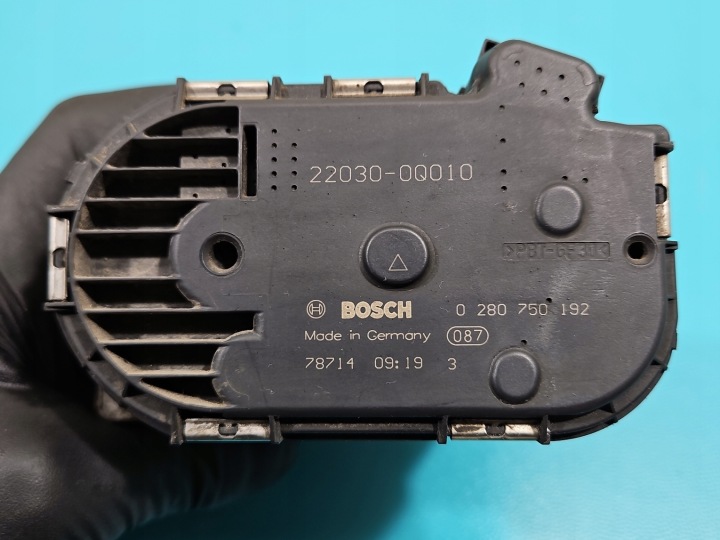 PAPILLON DES GAZ TOYOTA YARIS II 22030-0Q010 0280750192 1.0 VVTI