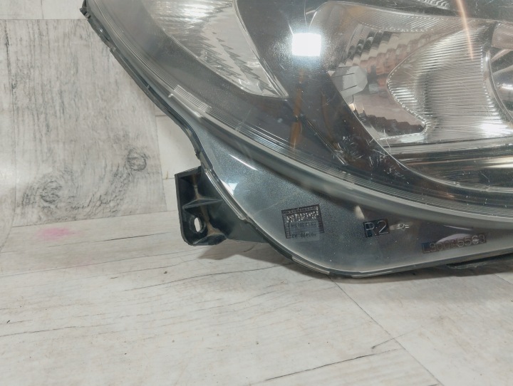 OPEL CORSA D LIFT PHARE PROJECTEUR DROIT AVANT AVANT 13446802