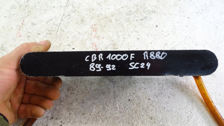 R880 HONDA CBR 1000 F SC24 RADIATEUR HUILES