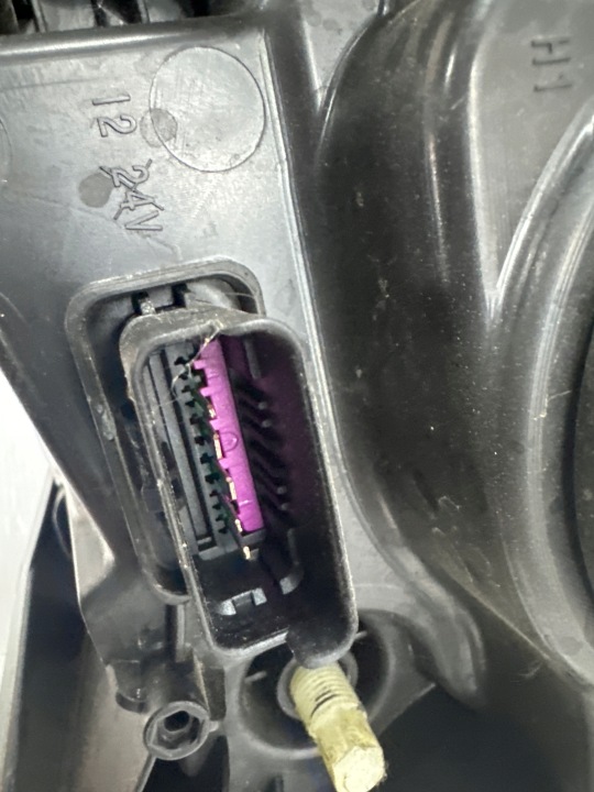 RENAULT CAPTUR LIFT 17-19 PHARE DROITE 1305237130