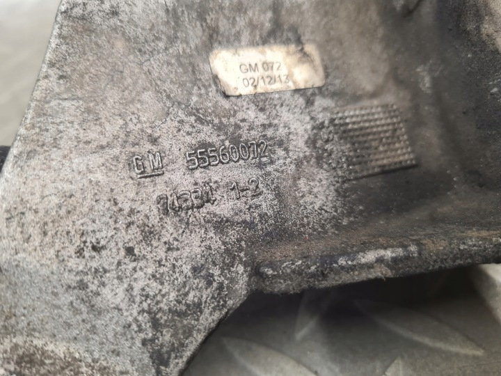 SUPPORT POIGNÉE DEMI-ARBRES INSIGNIA A 4X4 2.0 CDTI A20DTR BITURBO 195KM 55560072