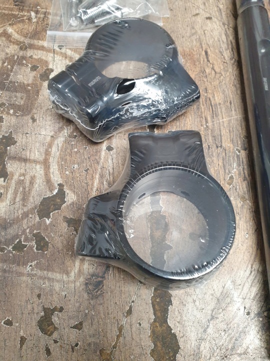 KIT CAOUTCHOUC CLIP-ON HARLEY ROADSTER XL1200CX 55800646