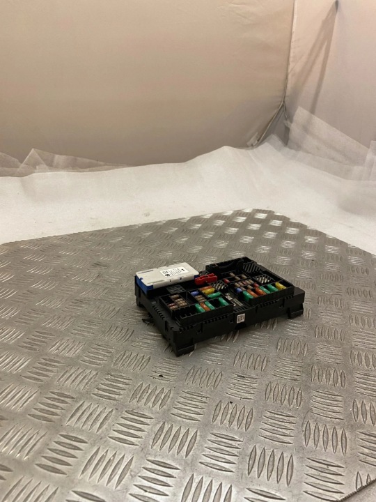 BMW 3 G20 G21 2020 CHÂSSIS MODULE FUSIBLES 8715719