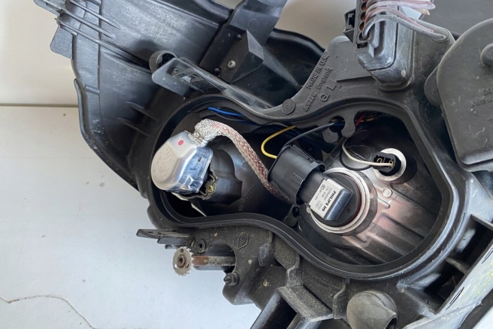 PHARE GAUCHE AVANT RENAULT VEL SATIS (BJ0_) 8200014357 2.0L GASOLINE 120KW