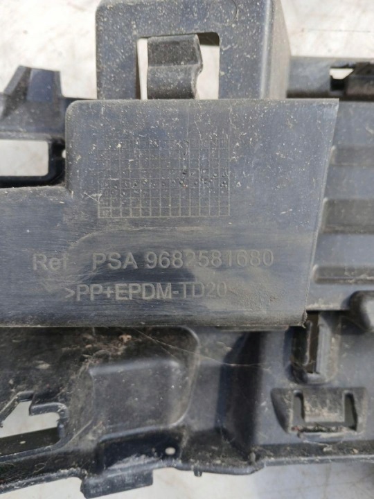 FIXATION RENFORCEMENT PARE-CHOCS AVANT CASQUETTE CITROEN BERLINGO III 9682581680
