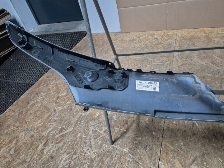 RENAULT MEGANE V 5 E-TECH MOULURE SUR PARE-CHOCS AVANT AVANT