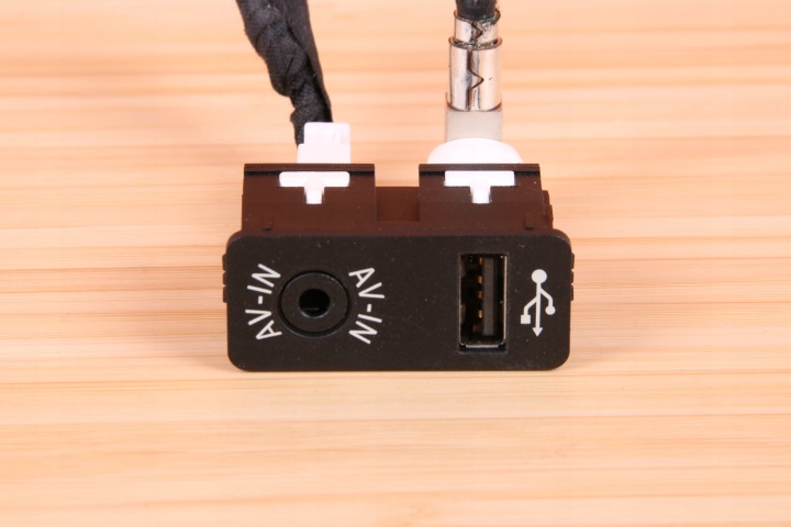 MINI R55 R56 R60 R61 PRISE USB AV IN 9229242
