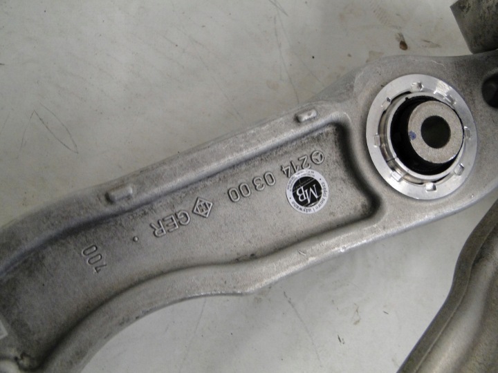 MERCEDES CLE 236 C236 ROTULE DE DIRECTION AVANT GAUCHE BRAS DE SUSPENSION A2363320100