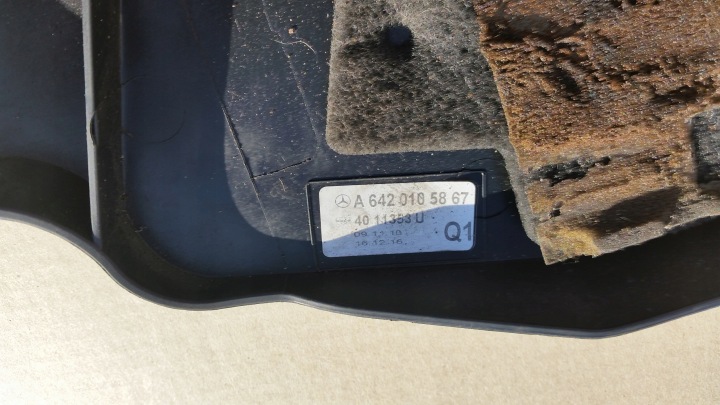 MERCEDES E W212 E W207 V6 642 350CDI PROTECTION SUR MOTEUR COUVERCLE