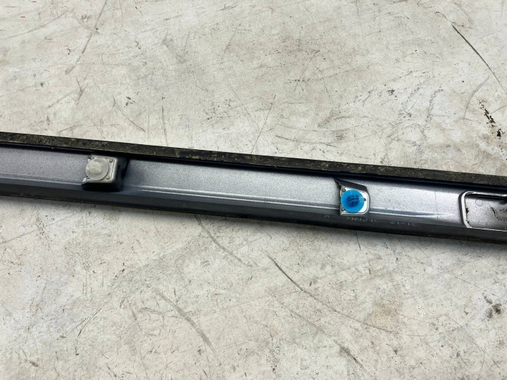 AVENSIS T27 UNIVERSEL BARRES DE TOIT DE TOIT DROIT ARGENTÉ 75551-05030