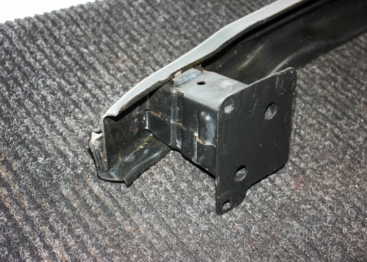 POUTRE PARE-CHOCS ARRIÈRE AUDI Q3 (8U) 8U0807004 32041826 2.0L 147KW 2015