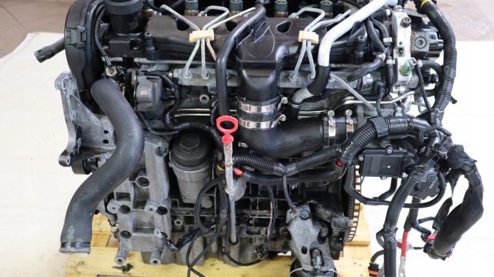 VOLVO V70 2.4 D5 MOTEUR D5244T5