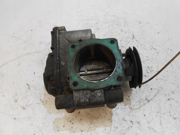 AUDI A4 B5 PAPILLON DES GAZ 408237210001