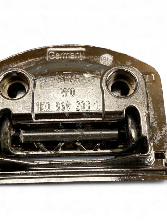 AUDI A5 OREILLE VERS SUPPORTS COFFRE 1K0864203C