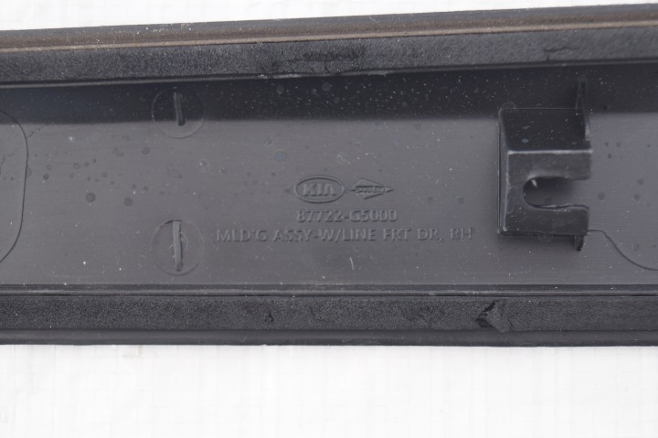 MOULURE SUR PORTES AVANT AVANT DROITE KIA NIRO I 1 87724-G5000 87722-G5000