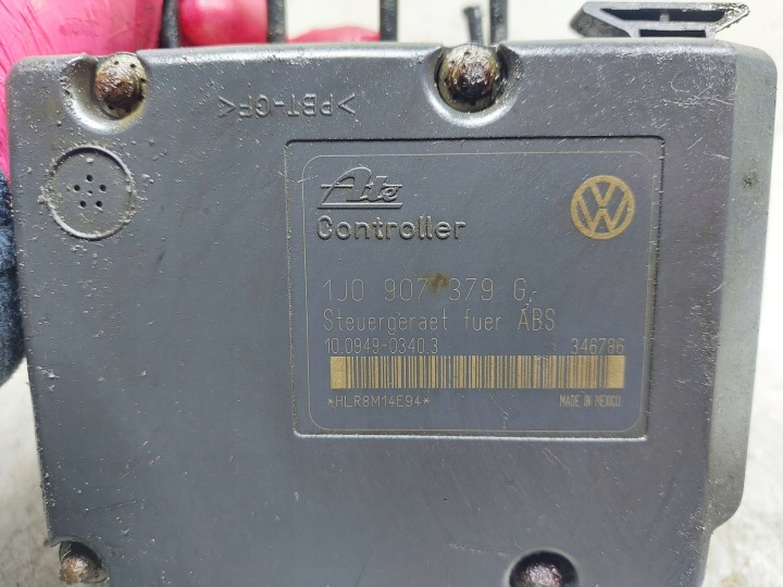 POMPE ABS 1J0614117C 1J0907379G VW GOLF IV