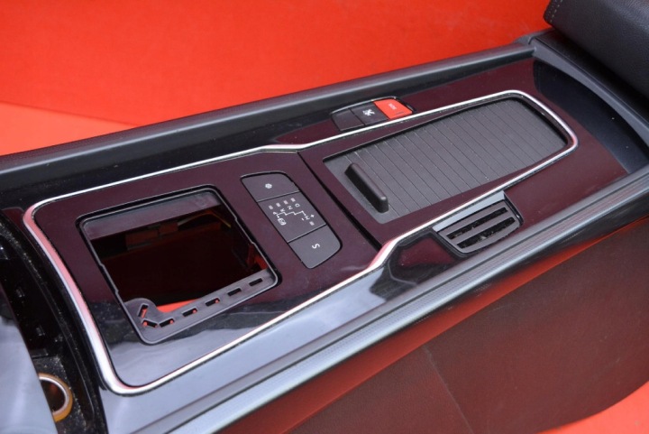 TUNNEL CENTRAL ACCOUDOIR EUROPE 9686452980 PEUGEOT 508 1 I SW LIFT 14-20