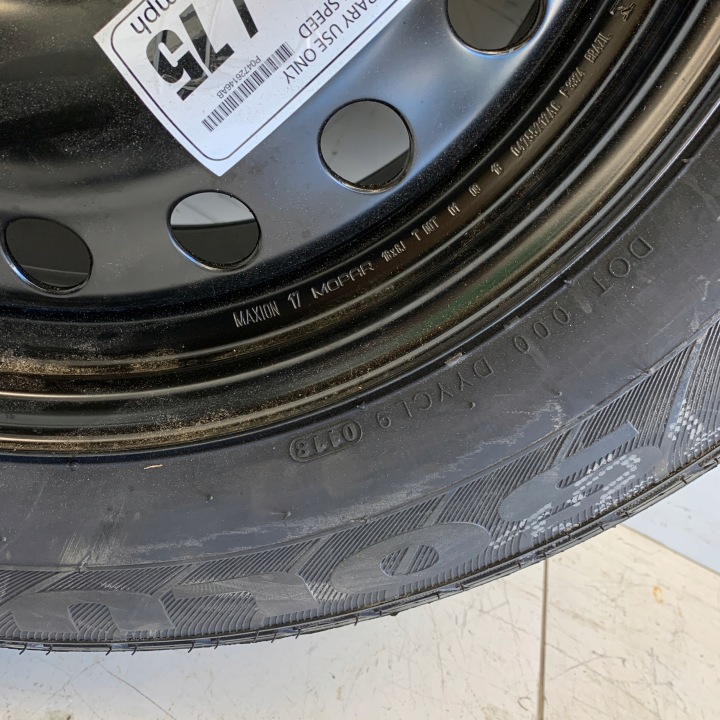 KOLO RÉSERVE PNEU DE SECOURS PIÈCE DE RECHANGE KUMHO JEEP GRAND CHEROKEE IV WK2 LIFT 18R