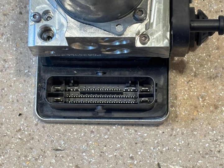 MERCEDES-BENZ OE A2134314501