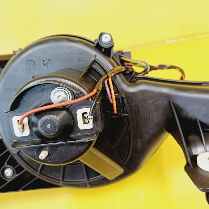 VENTILATEUR CONDUIT D'AIR VENTILATEUR DROIT AVANT PEUGEOT 5008 9683444380 NR26