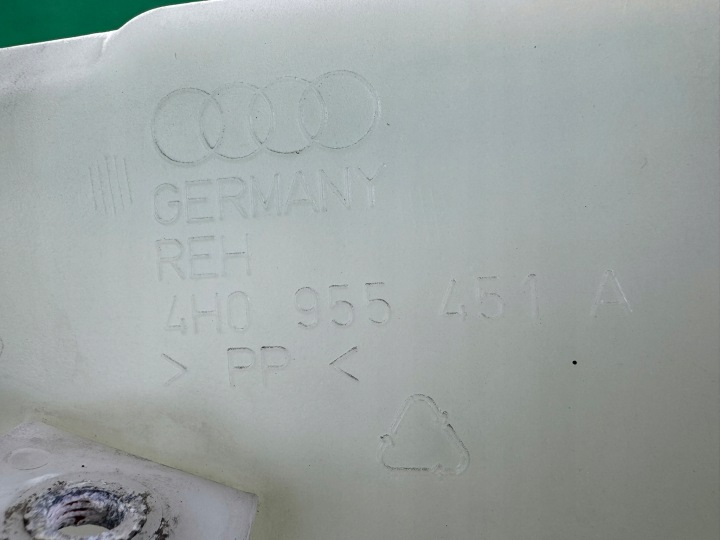 RÉSERVOIR LAVE-GLACES POMPES CAPTEUR 4H0955451A AUDI A8 D4 09-