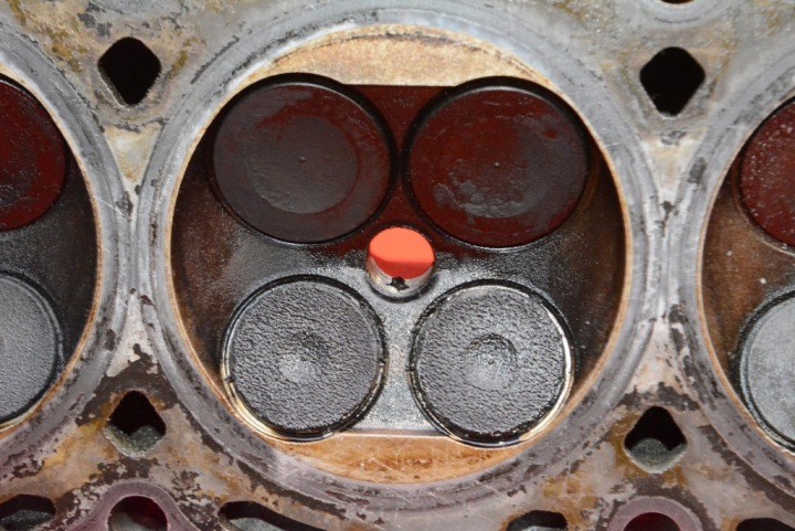 CULASSE MOTEUR RF5M5G-6090-AA VOLVO V50 1.8 16V 125 KM 03-11