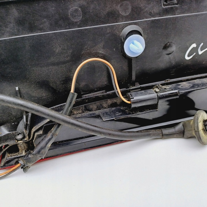 SPOILER SPOILER ARRIÈRE COUVERCLES DE COFFRE LANTERNE STOP RENAULT CLIO II 7700410897 NR37