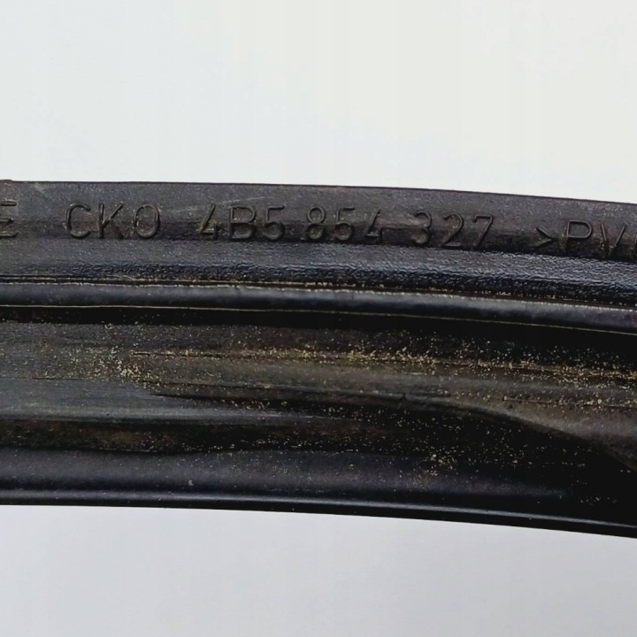 MOULURE PARE-BRISE GAUCHE AVANT AUDI A6 C5 BERLINE 4B5854327 NR63