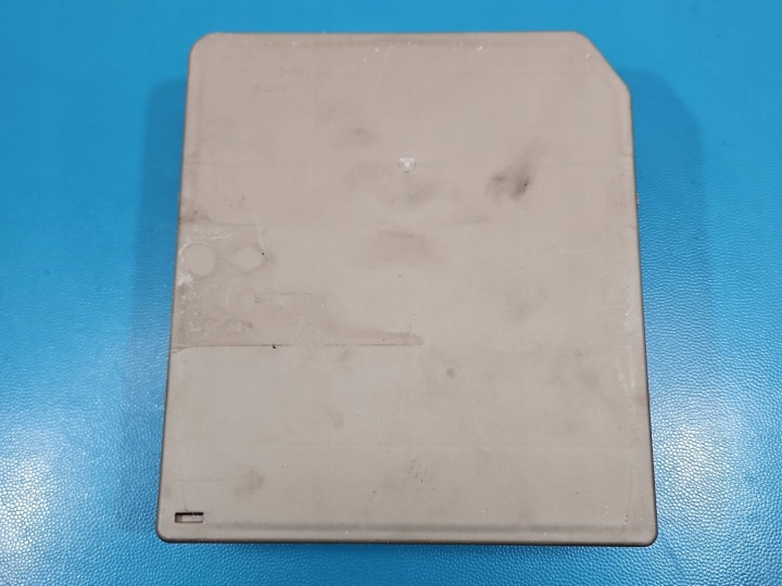 BOÎTE FUSIBLES RENAULT CLIO III 8200587123