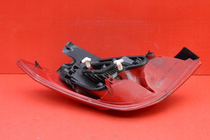 PHARE DROITE ARRIÈRE ARRIÈRE 9680425680 PEUGEOT 308 1 I T7 5D HAYON LIFT 11-15