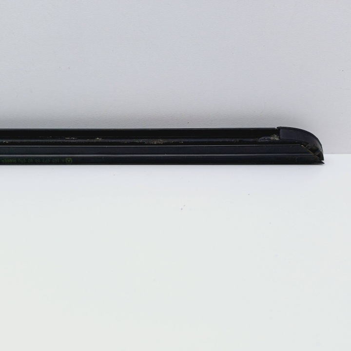 MOULURE RACLOIR VITRES LATÉRALE LT MERCEDES ESSENCE B W245 A1696730383 NR125