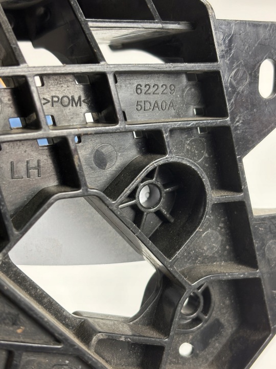 GLISSIÈRE PHARES PARE-CHOCS GAUCHE AVANT INFINITI Q30 QX30 622295DA0A