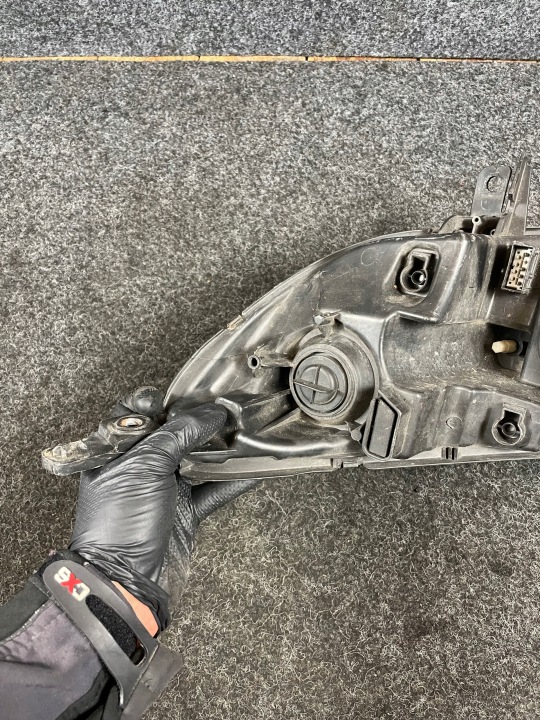 PEUGEOT 407 PHARE DROIT AVANT DROITE AVANT OE EUROPE 9660236080