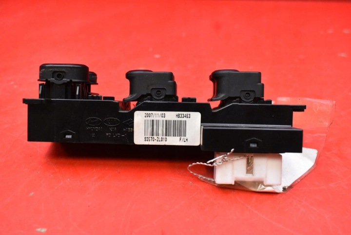 PANNEAU COMMANDE VITRE EUROPE 93570-2L010 HYUNDAI I30 1 I FD 5D HAYON 07-10