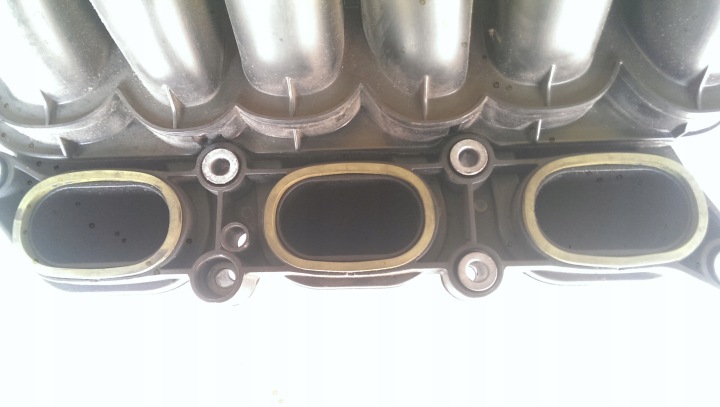 COLLECTEUR ADMISSION AUDI A4 A5 A6 Q5 3.2 FSI 06E133210L