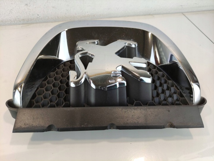 PEUGEOT 308 07-13 EMBLÈME INSIGNE 9680505177