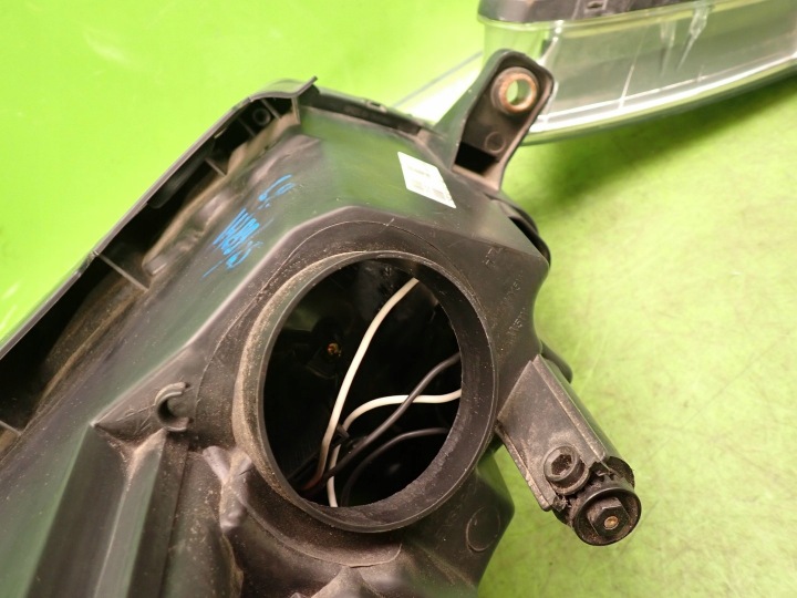 PROJECTEUR DROIT GAUCHE PHARE ENSEMBLE VW PASSAT B6 06R VK125-A201R VK125-A201L