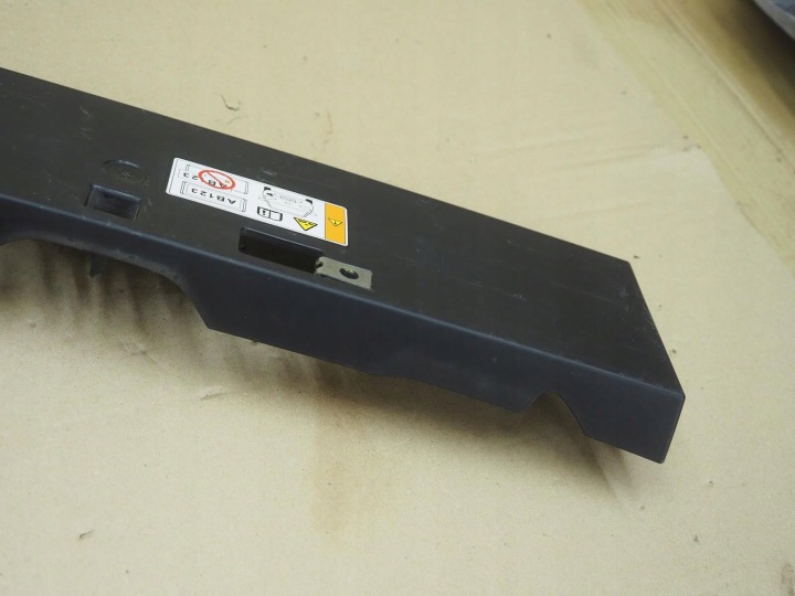 71745-70T0 RONDELLE CADRE DE PLAQUE D'IMMATRICULATION PARE-CHOCS SUZUKI SWIFT MK9 24-