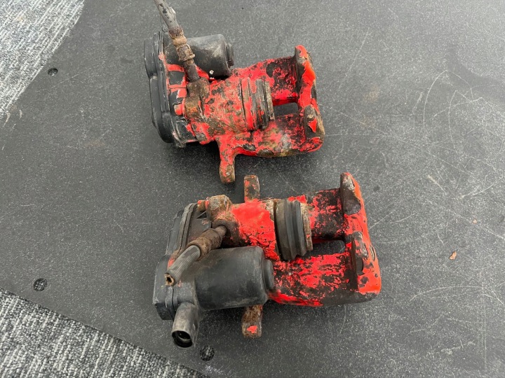 AUDI A4 B8 BERLINE 2009R ÉTRIERS FREIN JOUG COLLIER DROIT GAUCHE ARRIÈRE ARRIÈRE