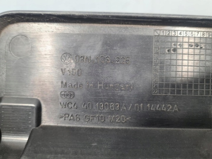 VOLKSWAGEN PASSAT B8 UNIVERSEL COUVERCLE MOTEUR 03N103925 CUAA