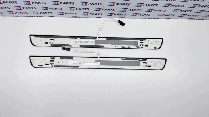 MERCEDES W117 W247 BAGUETTES REVÊTEMENTS SEUIL JEU RÉTROÉCLAIRÉ A1776809905