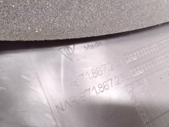 PORSCHE PANAMERA (971) 2018 GAUCHE CÔTÉ PROTECTION INFÉRIEURE MONTANTS B