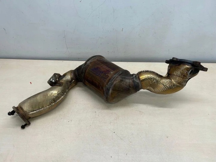 CATALYSEUR AUDI A8 D2 (4D2, 4D8) 4G0131703R 4.0L GASOLINE 2013