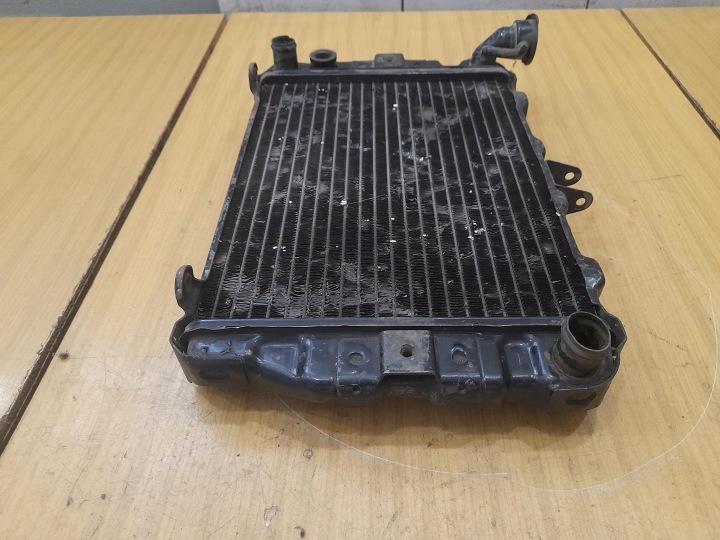 HONDA VF 750 RC07 SABRE RADIATEUR EAU LIQUIDE