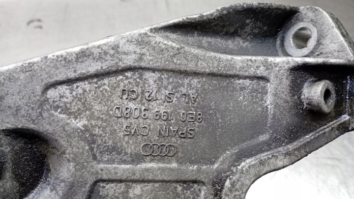 POIGNÉE MOTEUR AUDI A4 B6 BERLINE 1.9TDI 04R 8E0199308D