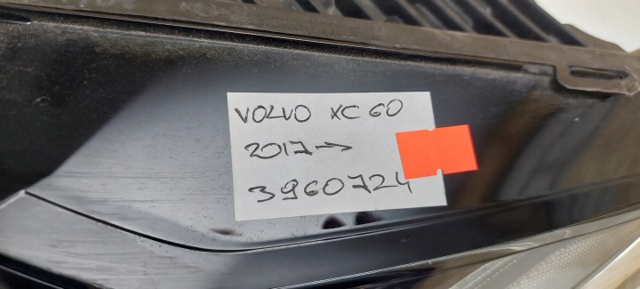 VOLVO XC60 2018 PHARES AVANT