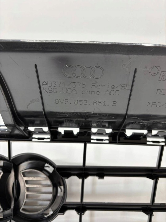 AUDI A3 8V5 BERLINE S-LINE GRILLE CALANDRE PARE-CHOCS 8V5853651B